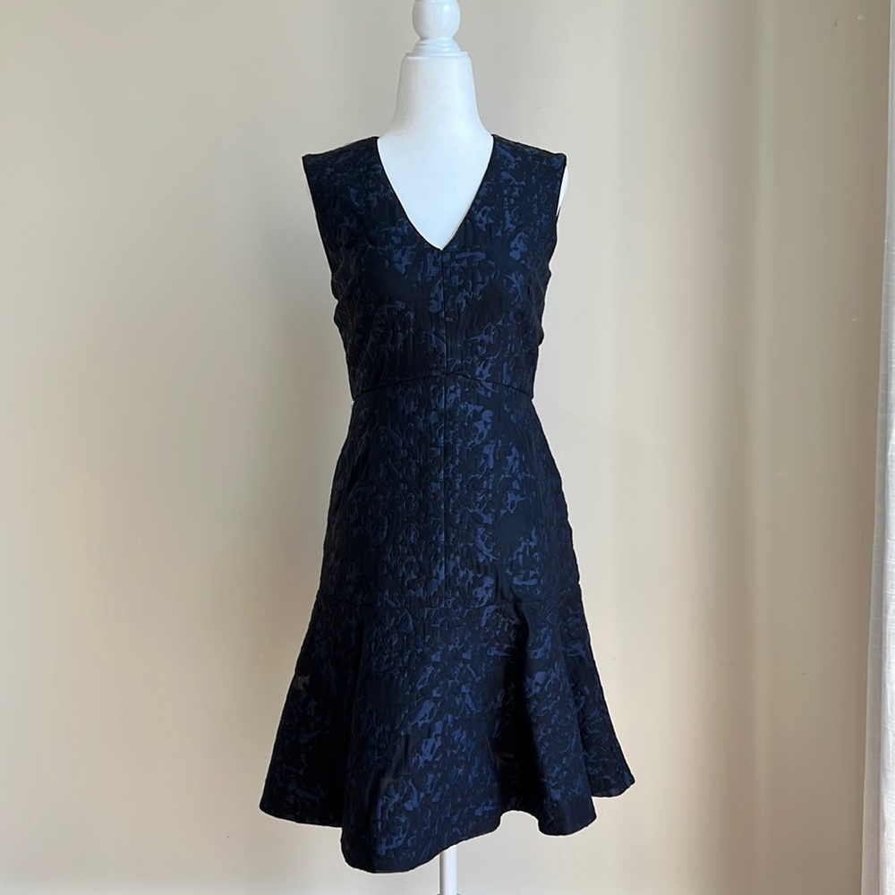 Reiss Textured blue and Black flared bottom mini dress. Size US 4.